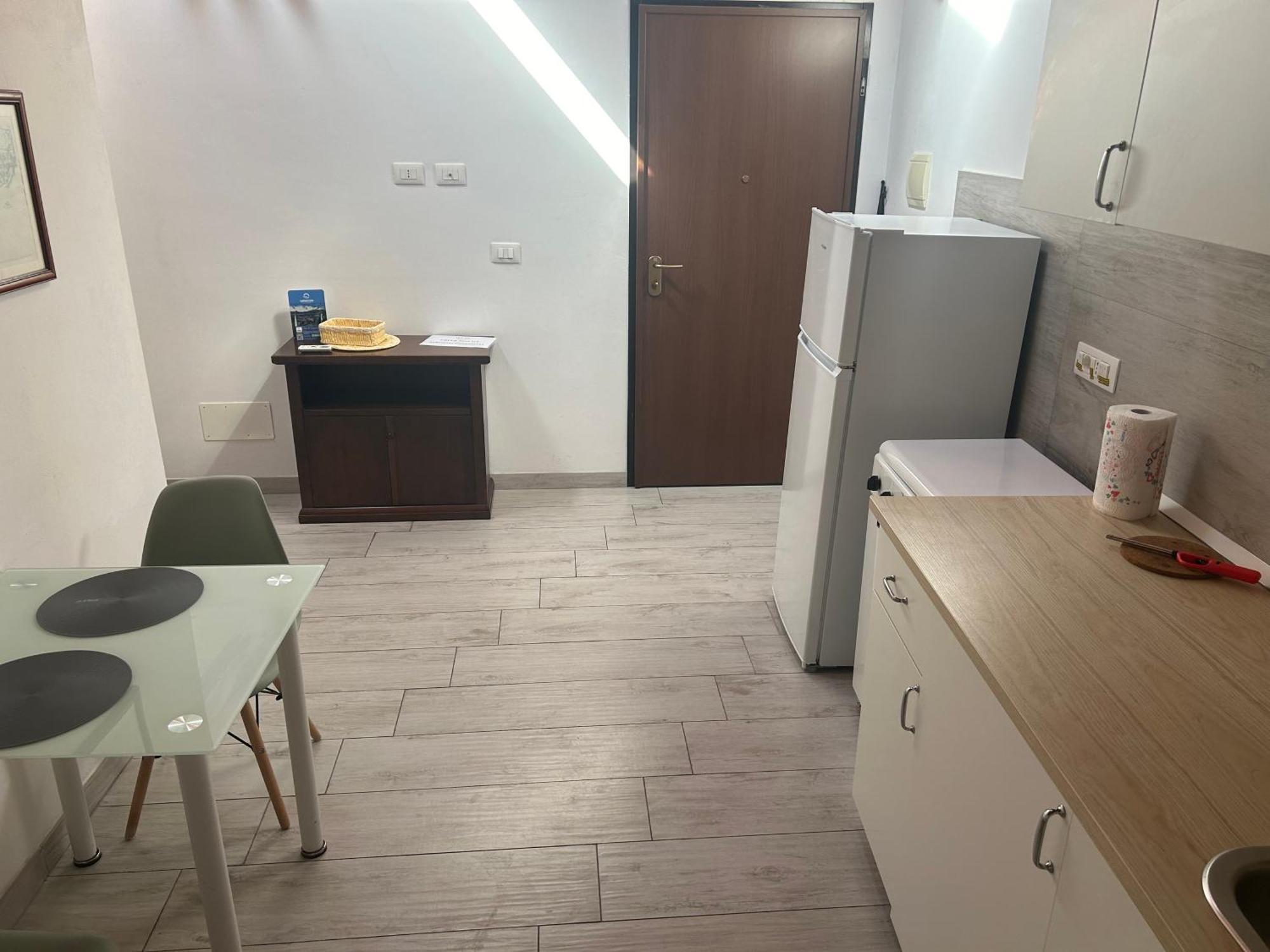 Deni'S Apartments Syracuse Екстер'єр фото