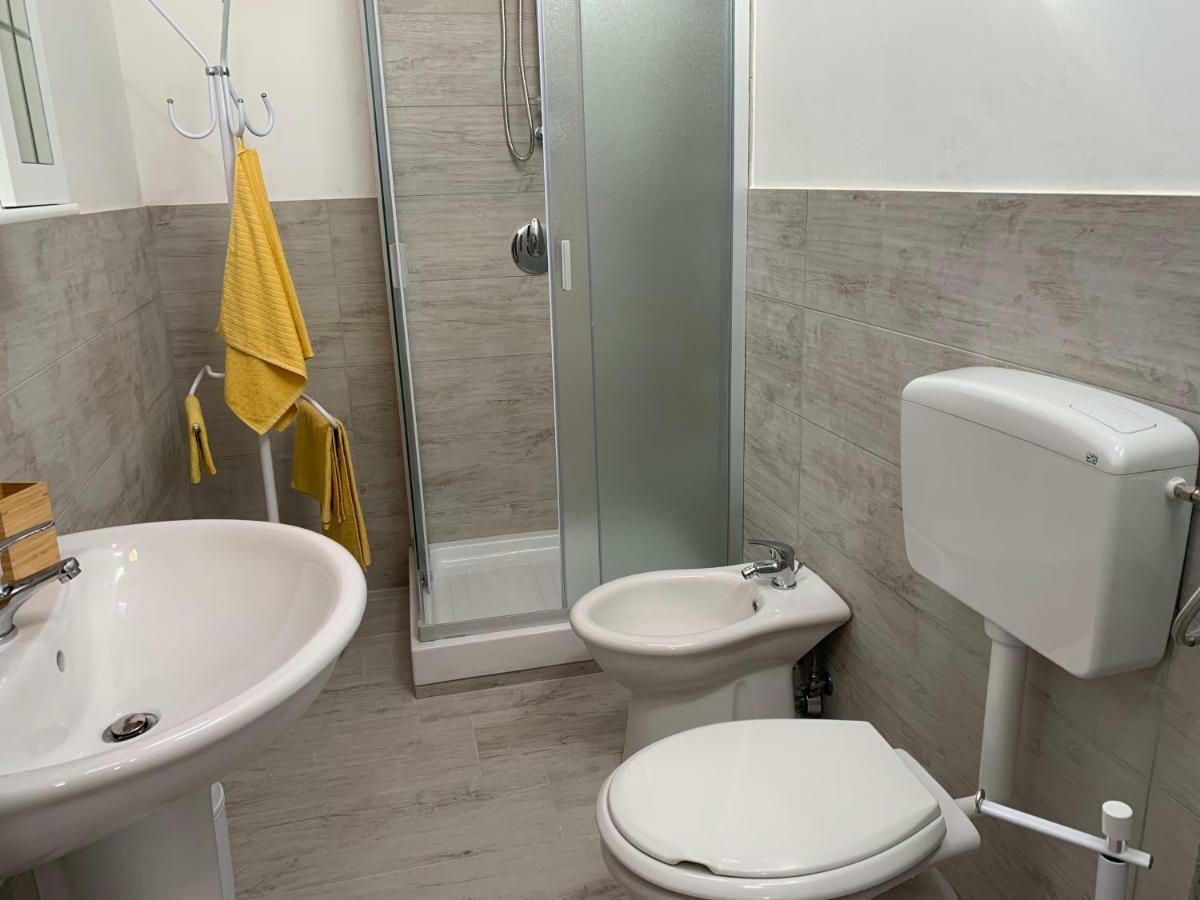Deni'S Apartments Syracuse Екстер'єр фото