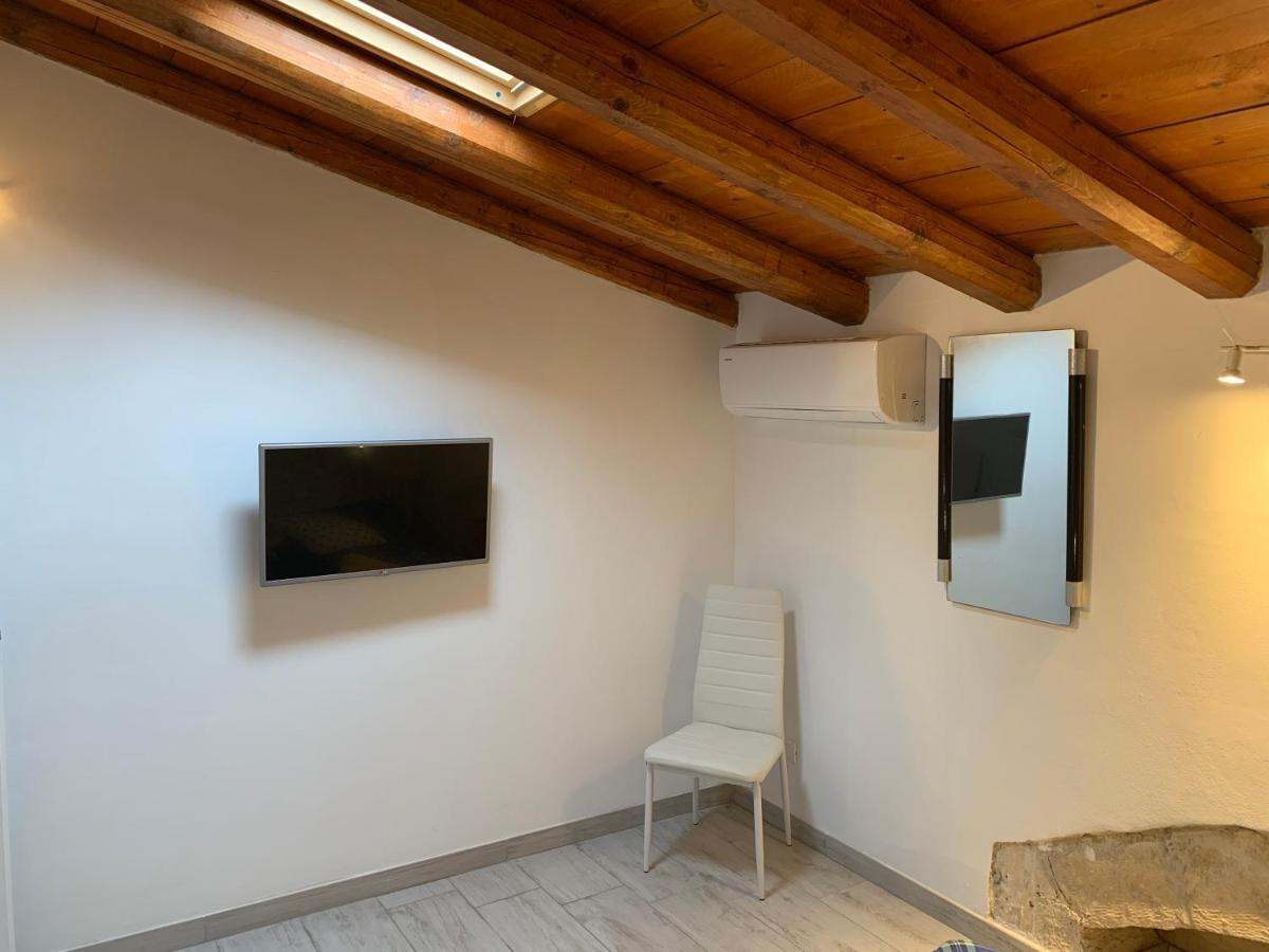 Deni'S Apartments Syracuse Екстер'єр фото